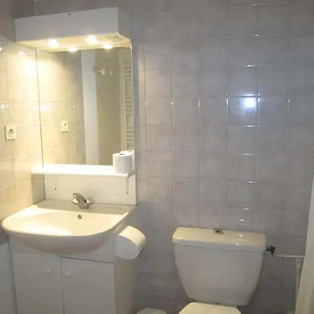 Apartment Avec Balcon, Wifi Et Parking - 4 Pers, Proche Thermes, - Fr-1-512-164
